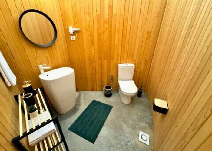 In Out מלון אנטליה